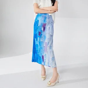 Hot-selling Miyake Fashion Skirt Women's Elegant 2025 New Back Slit High Waist Gradient Skirt Design A-Line Skirt