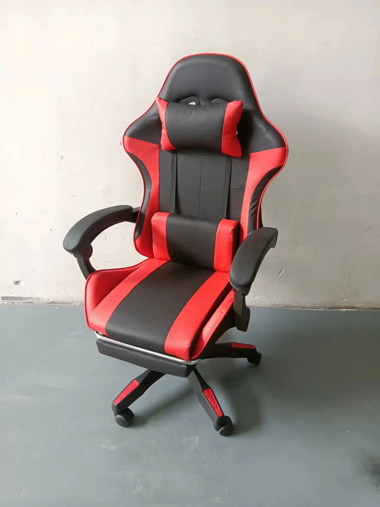 Reclining Game Chair Comfortable and Economical Computer Chair Office Chair with Footrest