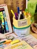 Estuche para lápices con diseño de cupcakes de arándanos.