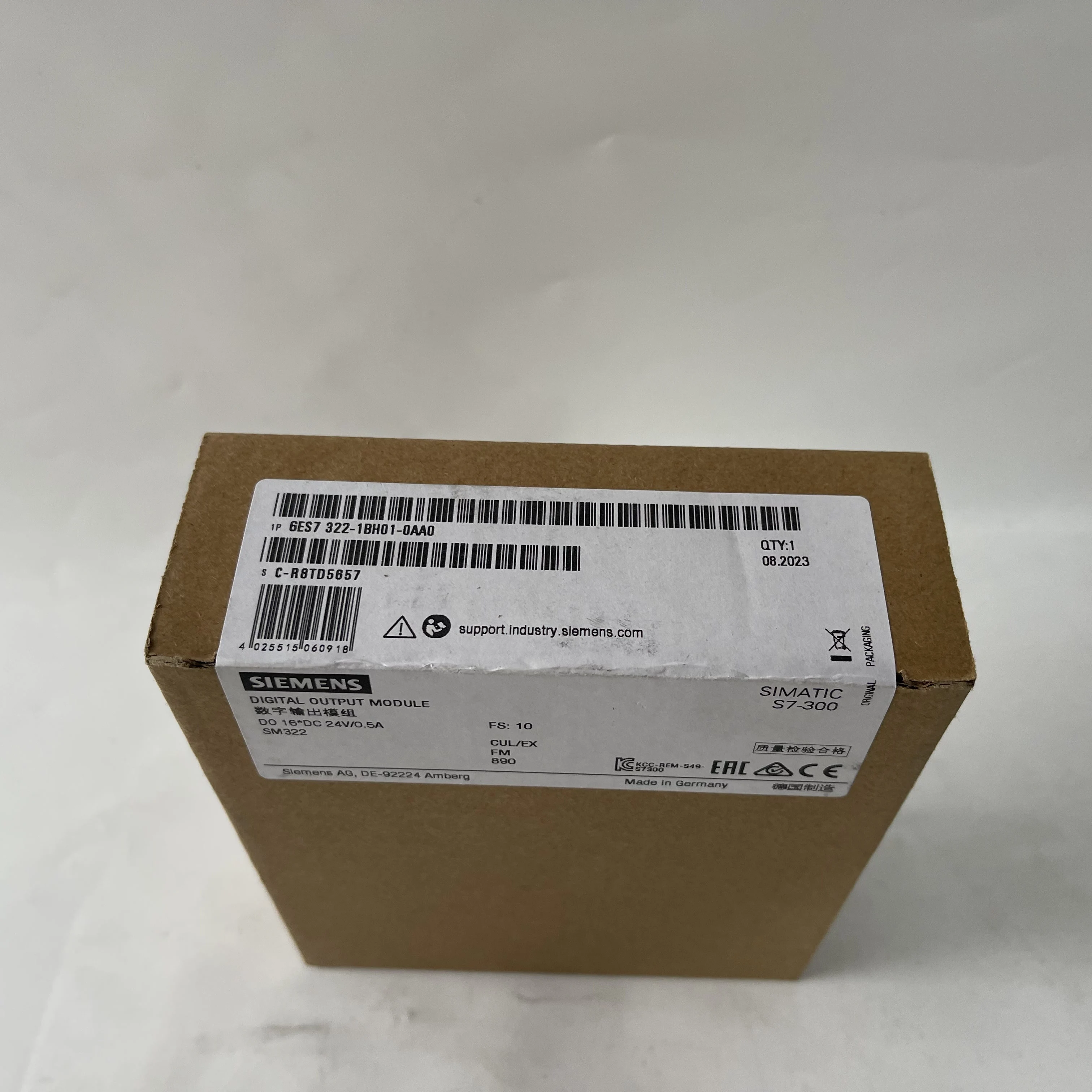Siemens SIMATIC S7 Digital Output Module 6ES7322-1BH01-0AA0 Siemens SIMATIC S7 Digital Output Module 6ES7322-1BH01-0AA0