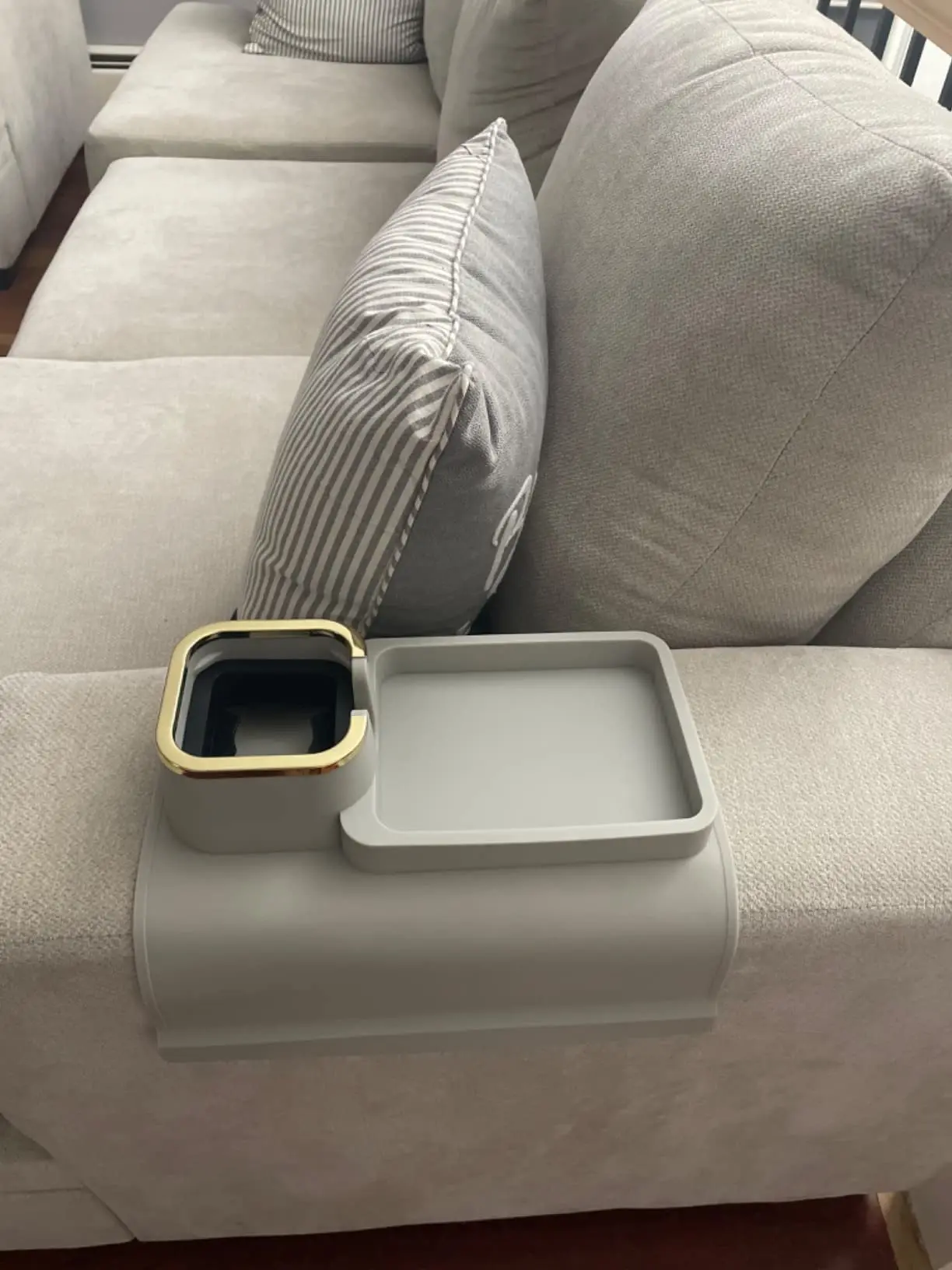 Hot Sale Universal Car Cup Holder Anti-slip Sofa Armrest Tray Portable  Couch Drink Holder Arm Table