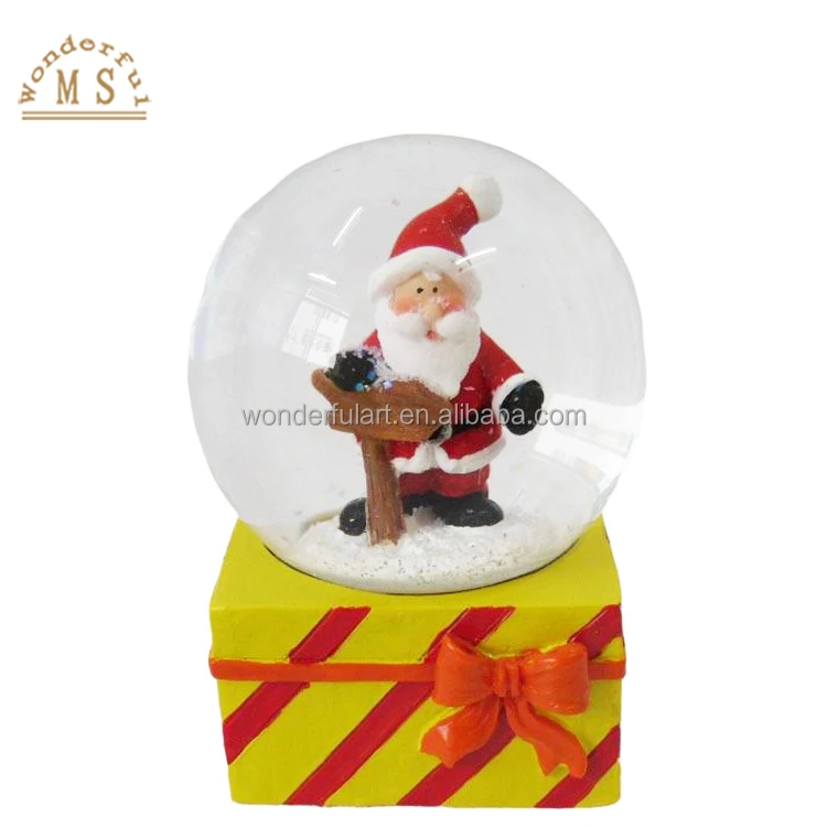 Oem customized resin cartoon snow globe water crystal ball souvenir gifts Christmas water globe souvenir gifts home decor