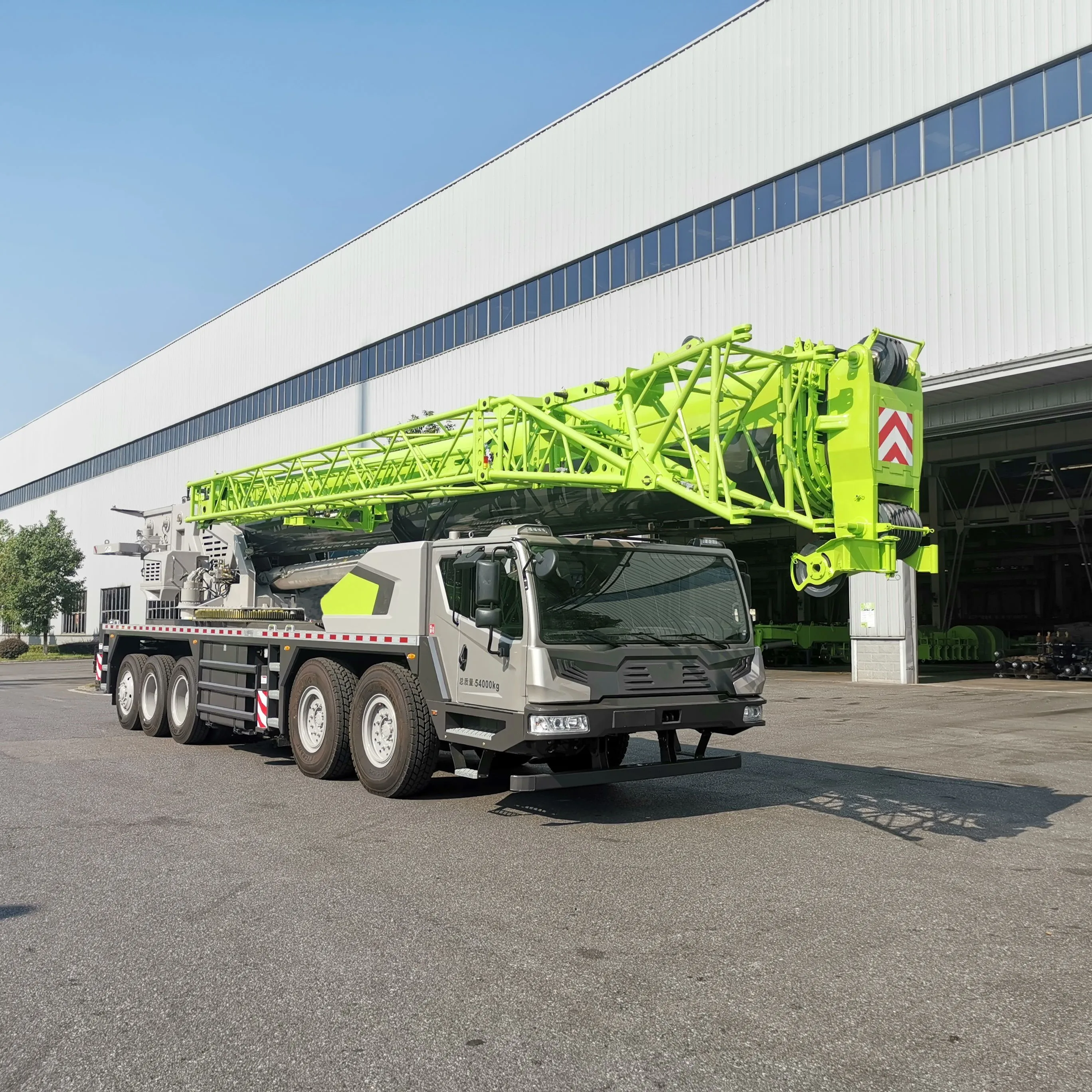 90-tonne truck-mounted mobile crane (ZTC950 series)