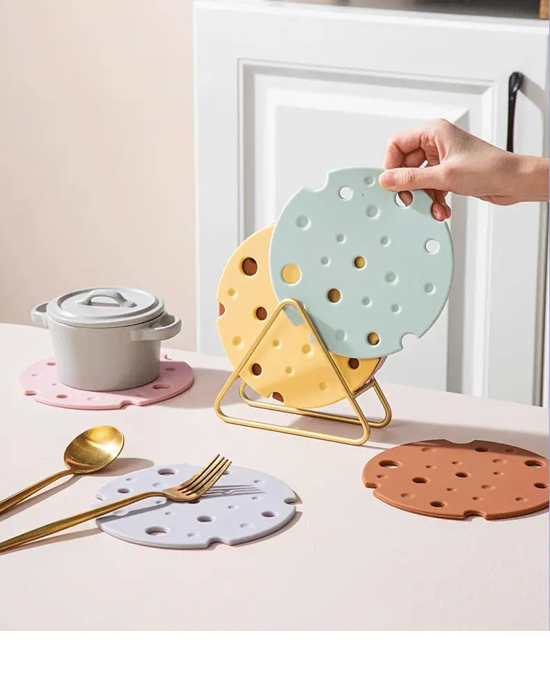 Modern Round Multi Color Thermal Silicone Placemat High Temperature Resistant Reusable Casserole Plate and Bowl Mat supplier