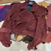 Suède rouge foncé