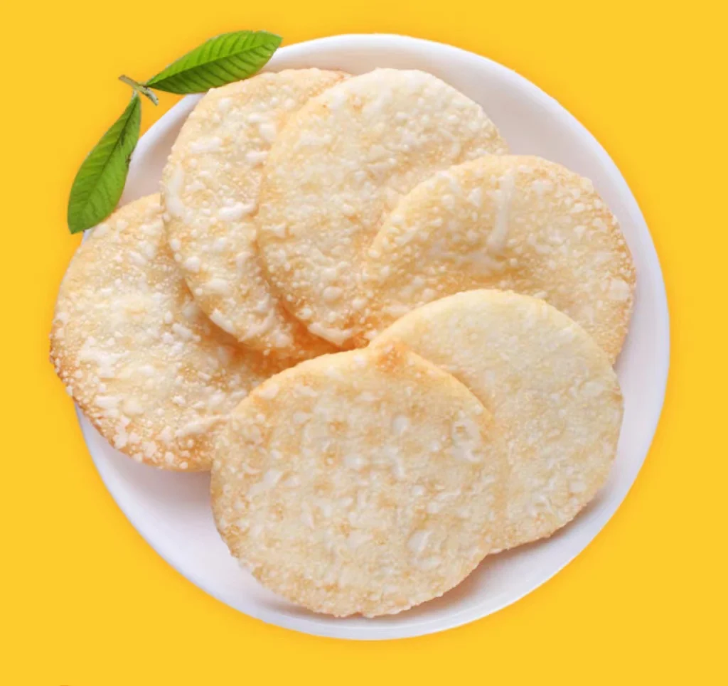 High Quality Roasted Sweet Biscuit with Sugar Frosting Korean Rice Crackers Snacks factory