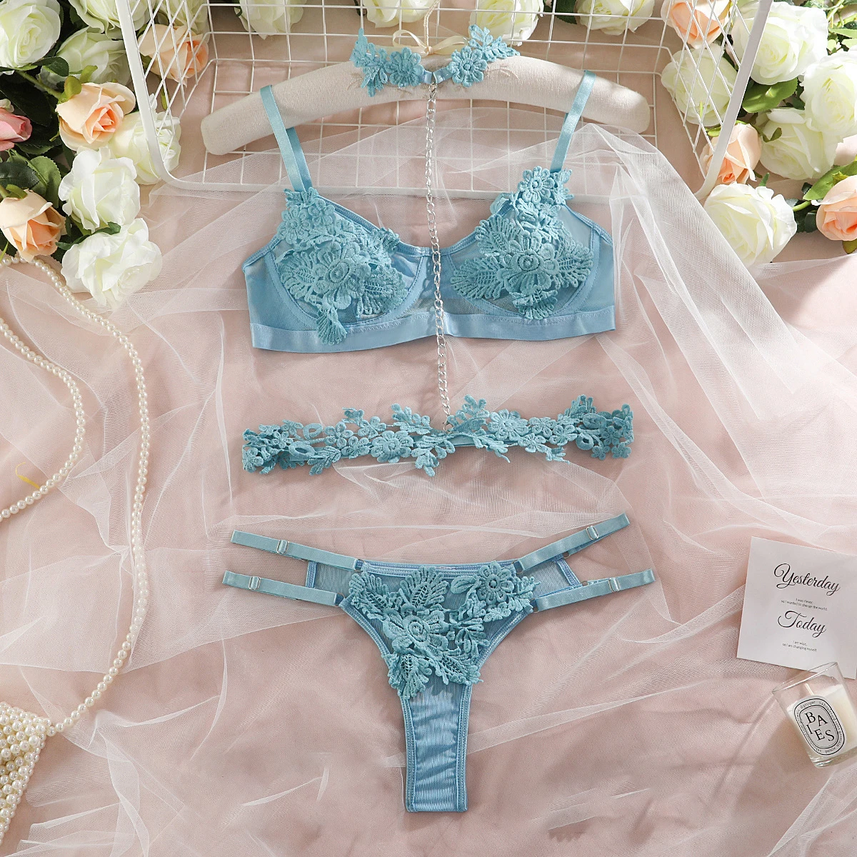 Femmes Sexy chaîne Lingeries sous-vêtements usine en gros broderie érotique bleu clair maille femmes jarretières Lingerie_voghion.com