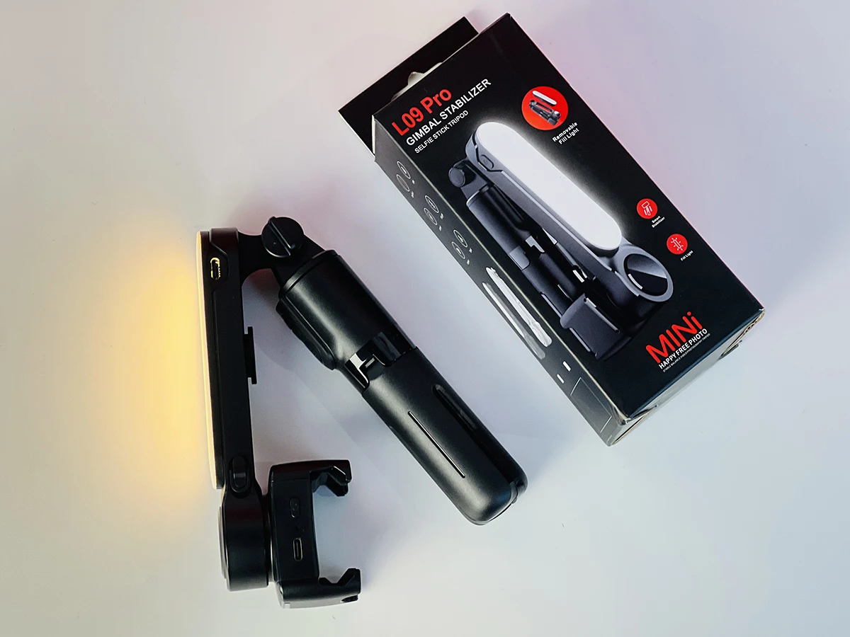 L09Pro Foldable Smartphone Handheld Gimbal Stabilizer Selfie Stick Tripod with Fill Light Wireless Video Record Vlog Stabilizer