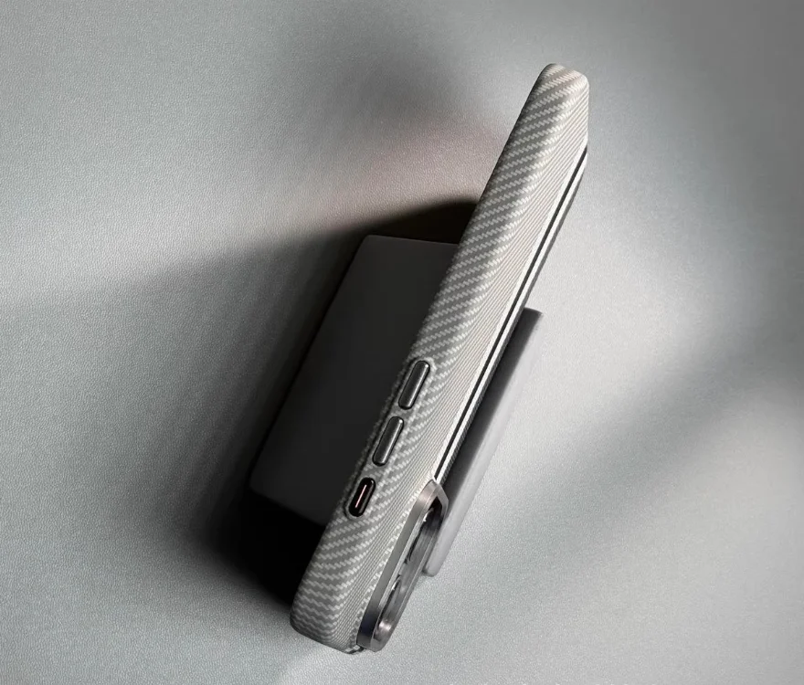 iPhone15ProMax新款现货到货手机壳磁性硬壳碳纤维颗粒防摔保护套