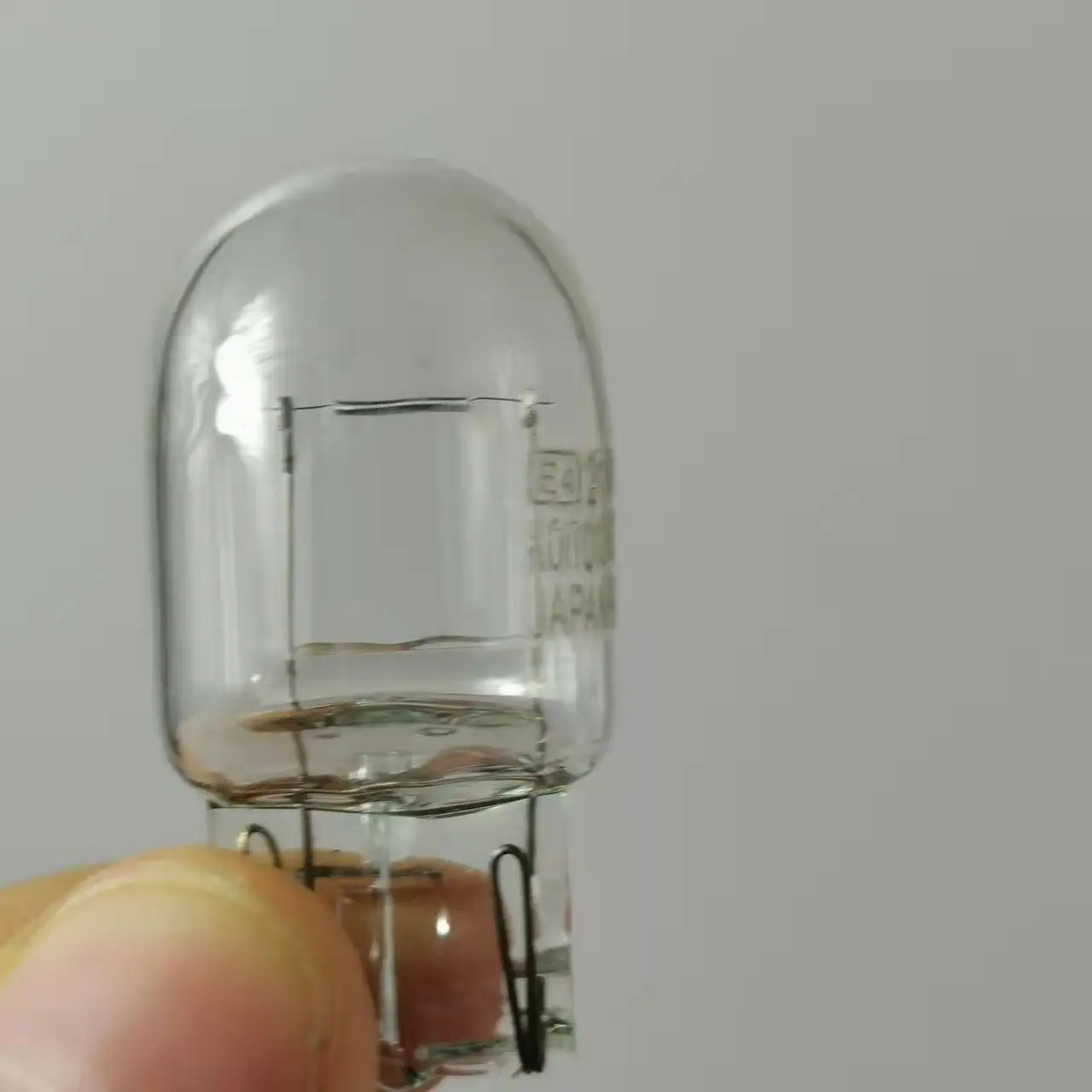HSG Brand Car Halogen Bulb H1 H3 H4 H7 for Auto Lighting System