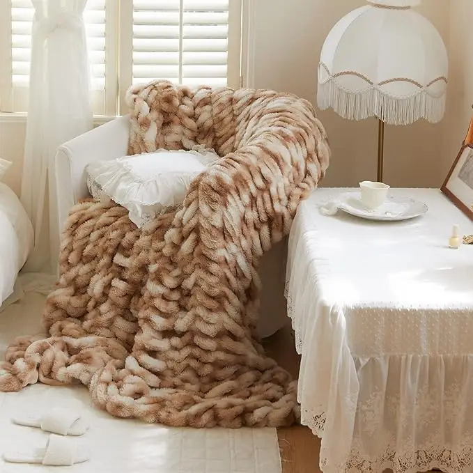 Myk, koselig premiumkvalitet tie-dye elastisk gummitråd ruffle, fluffete kaninflanell bakside pels teppe kast