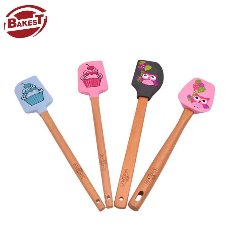 Bakest Wholesale  Batter Cream Whipped Cute Silicone Spatula With  Wooden Handle Baking Scraper