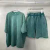 สีเขียวเข้ม