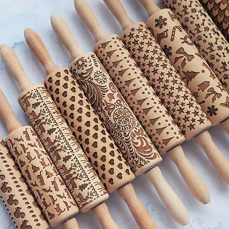 Wholesale Cute Printing Christmas 3D Embossed Wood Beech Rolling Pin for Baking