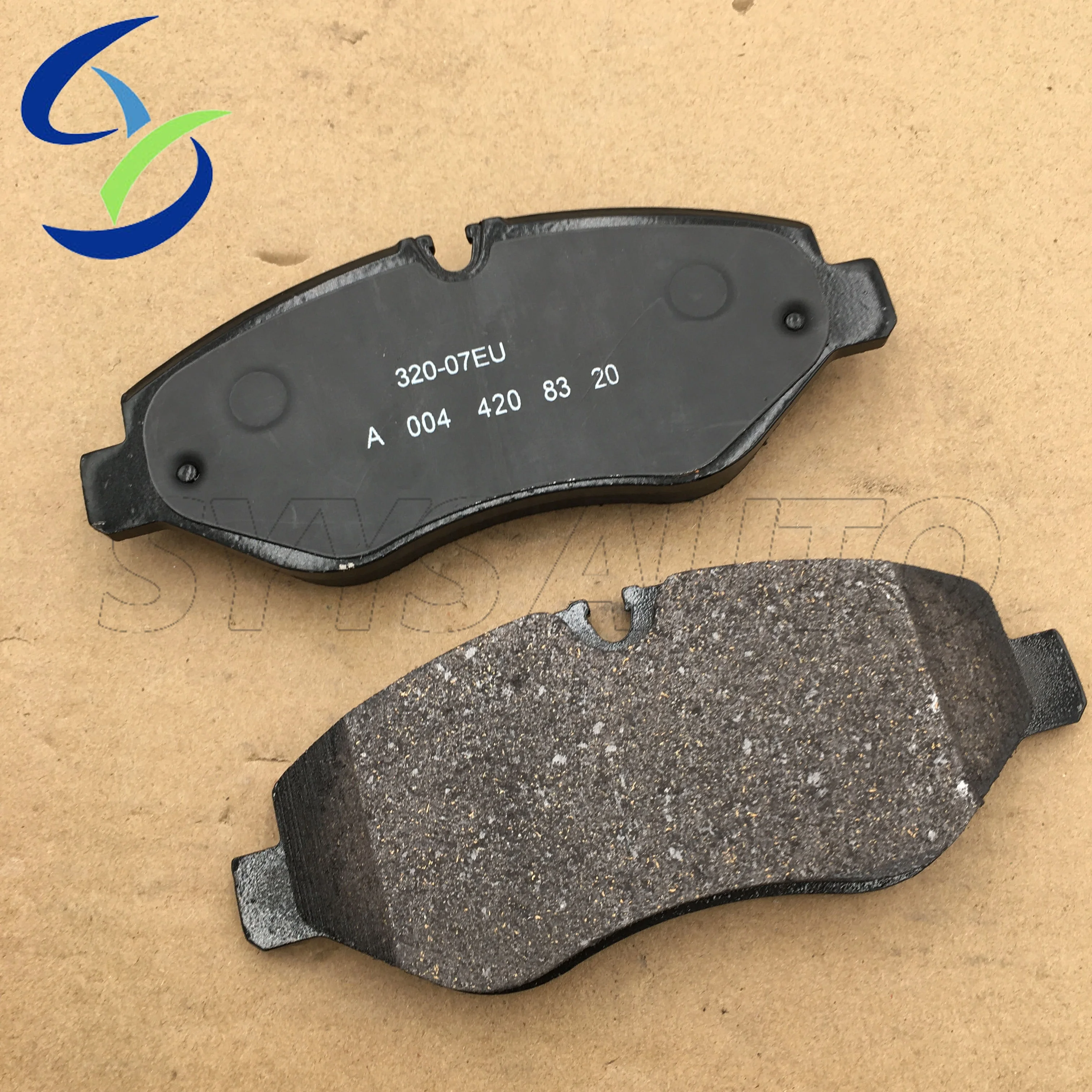 Brake Pad A0044208320 A0044206720 0044208320 0044206720 For 
