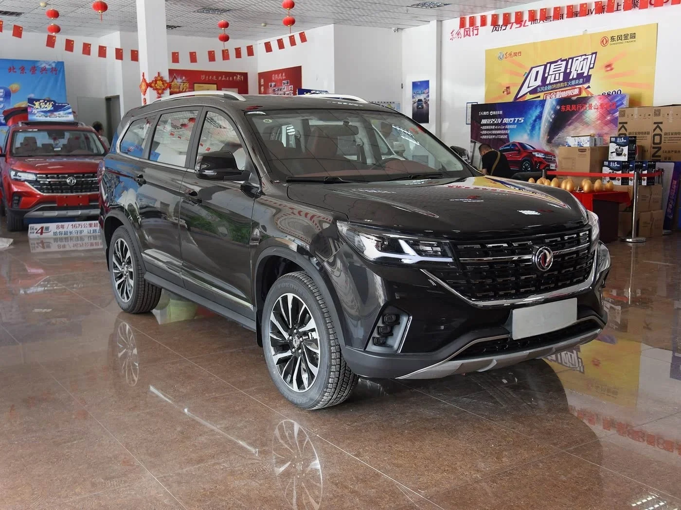 Dongfeng Fengxing T5L SUV High Quality New Design Vehicle Euro VI Emission Available