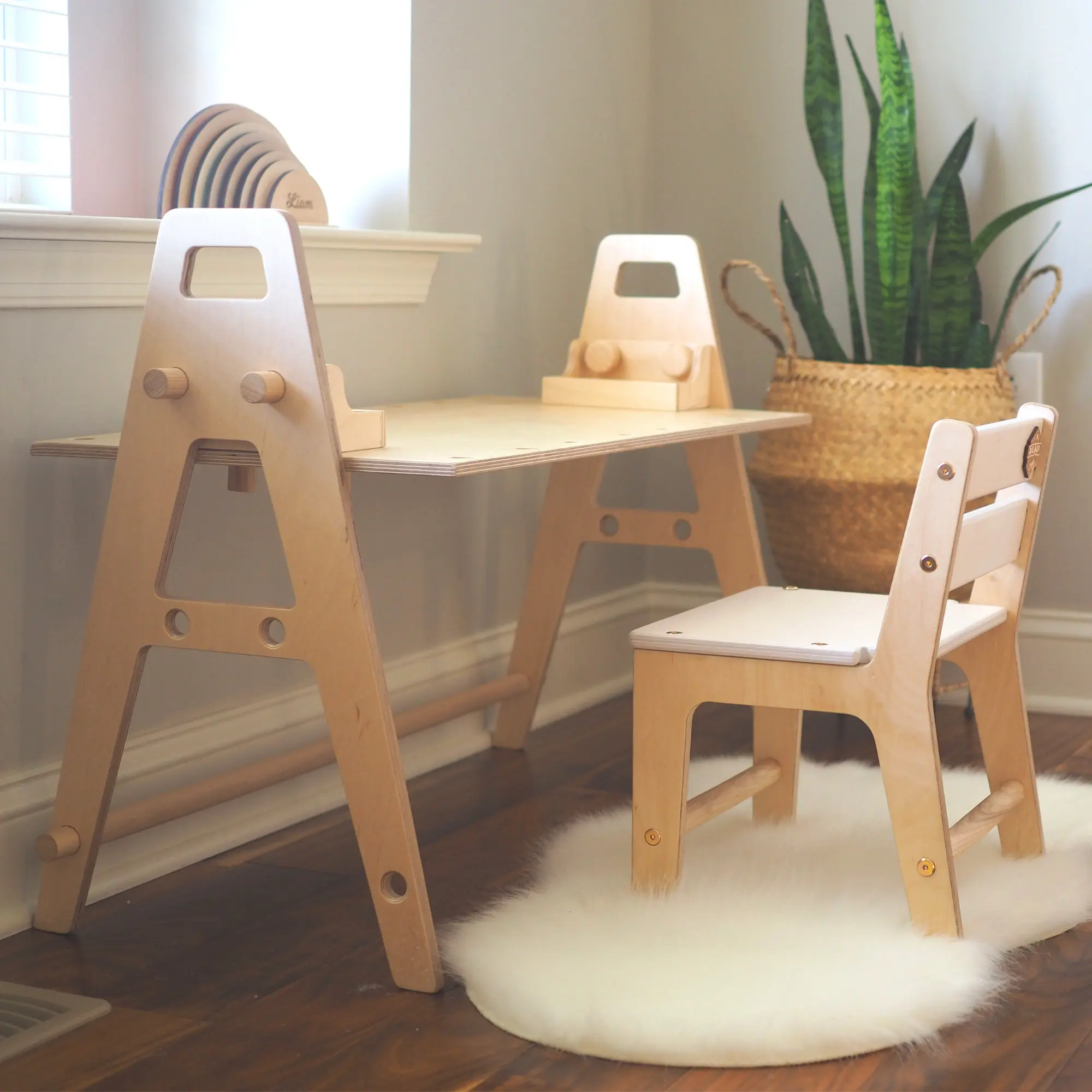 Wooden Kids Chalkboard And Playing Table And Chair /kids Furniture