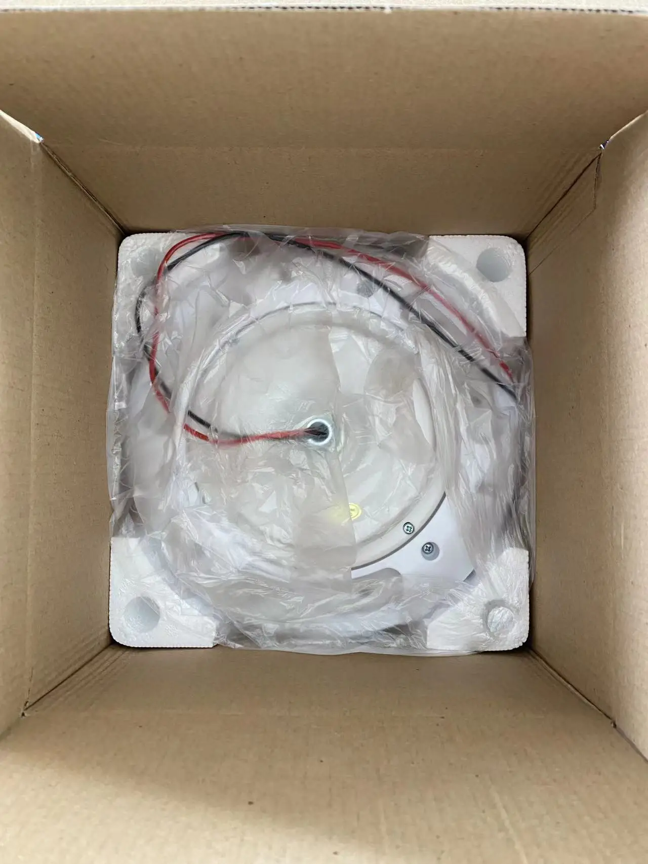 Montana Dc 12v Ceiling Fan with Plastic Motor Cover 2 Cables Flower Ceiling Fan 56 Inch DC12V Solar Ceiling Fan