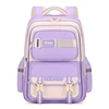 Mochila morada.