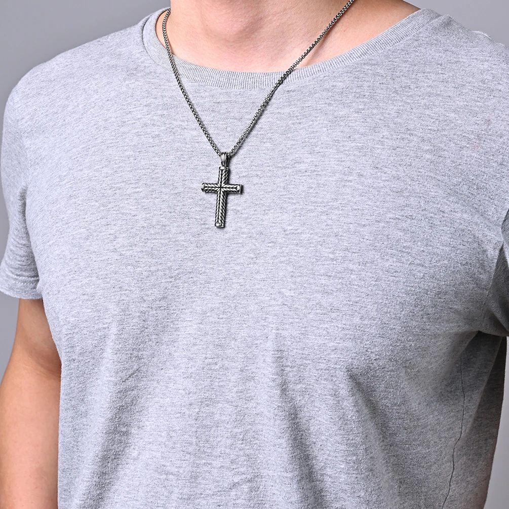 Collana Uomo OAKKY Croce Punk Depresso - Acciaio Inox Con Ciondolo 35x57 Mm - Catena 60 Cm - Regalo Cristiano