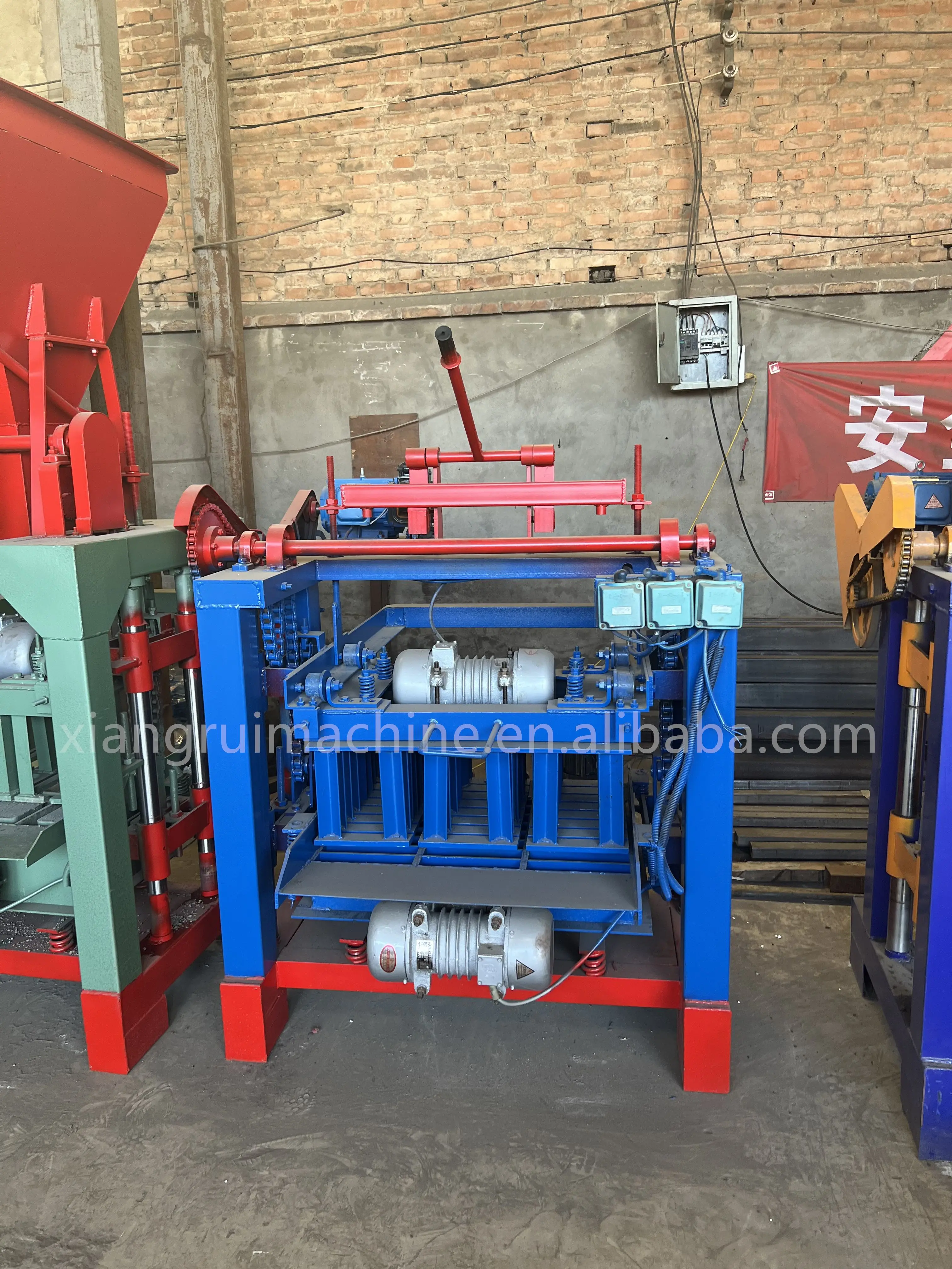 No-burn Brick Making Machine Semi-automatic Cement Hollow Brick Equipment Cement Hollow Brick Making Machine QT4-35