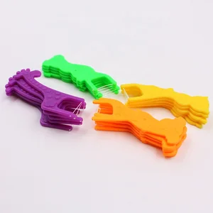 Daily Care OEM Factory Child Colored Dental Flosser Good Price Giraffe Shape Floss Bar for Kid Oral Care