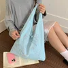 Bolso bandolera de nailon con estampado floral-azul claro