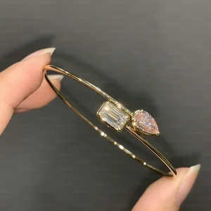 Luxury ladies' 14-carat gold bracelet, set with a 0.69-carat lab-grown diamond featuring an emerald-cut finish Party wear