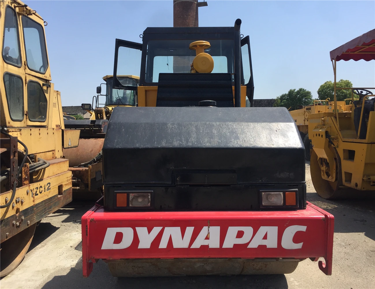 Подержанный ролик подержанного действия Dynapac CC211CA30D CA251D CA25D для продажи с хорошей производительностью и хорошим состоянием