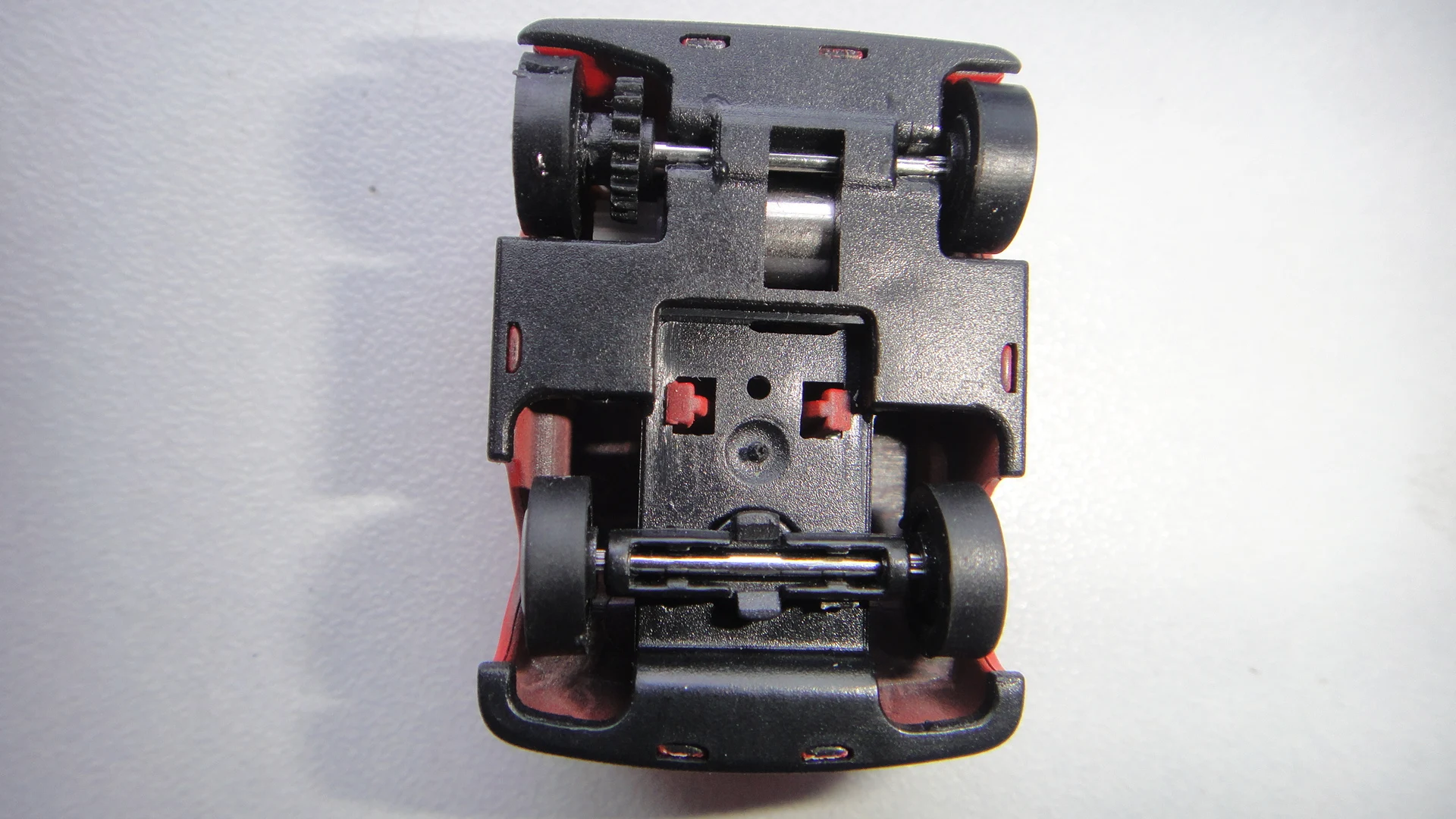 Детский развивающий пластиковый автомобиль