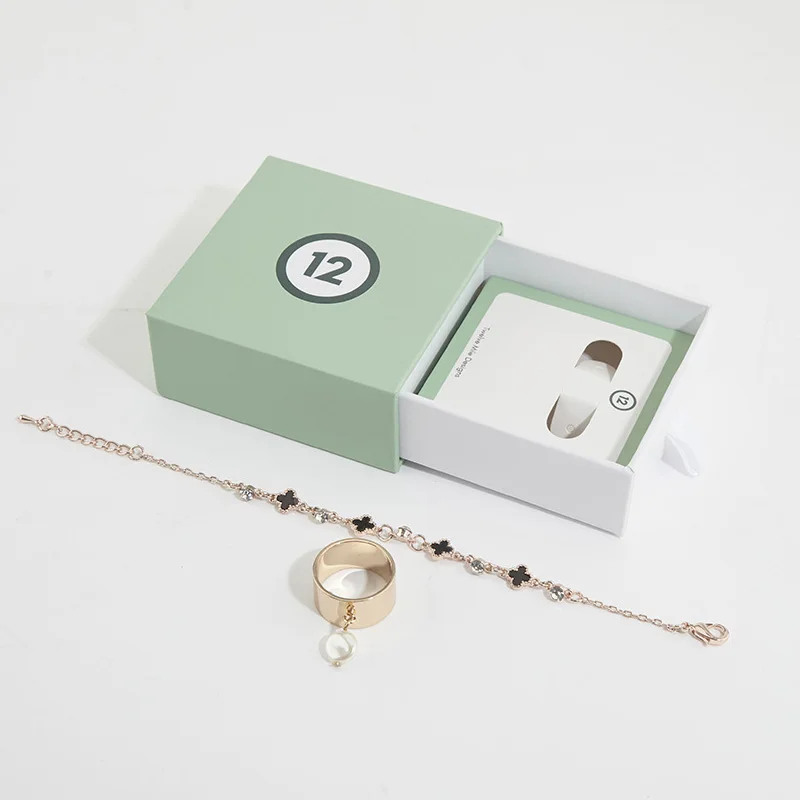 Luxury Travel Jewelry Box for Girls | Customizable Paper Ring Packaging | Fashion Gift Box with Mirror & Secure Closure