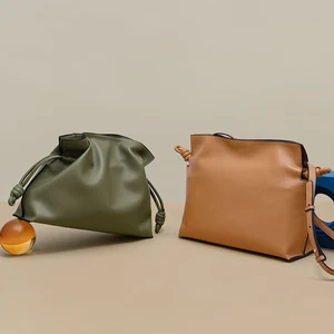 Manufacturer Custom Wholesale Ladies Vintage Genuine Cowhide Leather Large Capacity Lucky Crossbody Shoulder Bags for Women