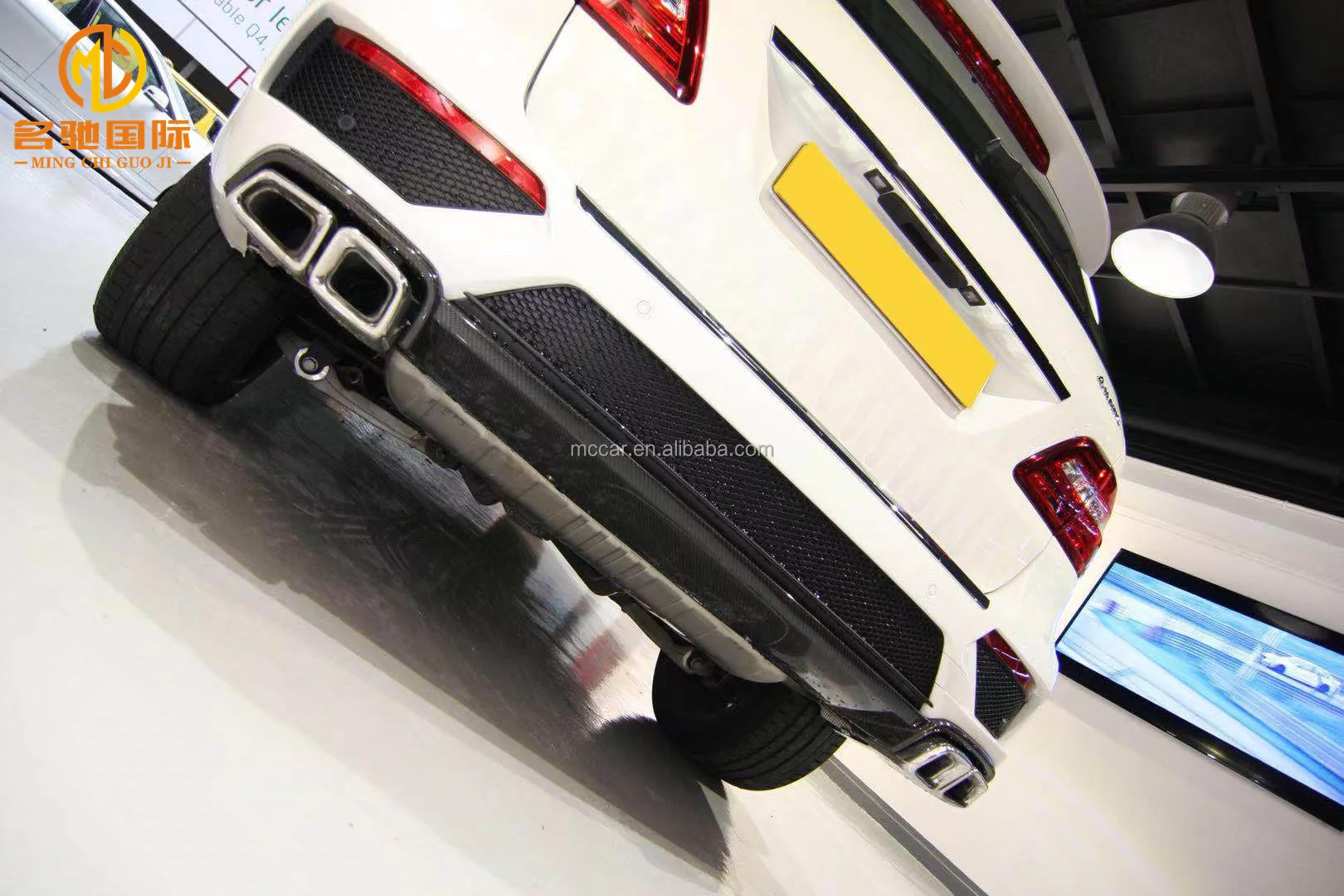 W164 AMG Diffuser for Mercedes Benz ML63 Carbon Fiber Rear Diffuser