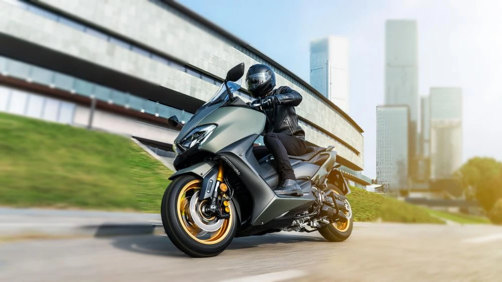 Yamaha TMAX 150 С пассажиром