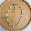 Collar de cuentas de semillas de flores