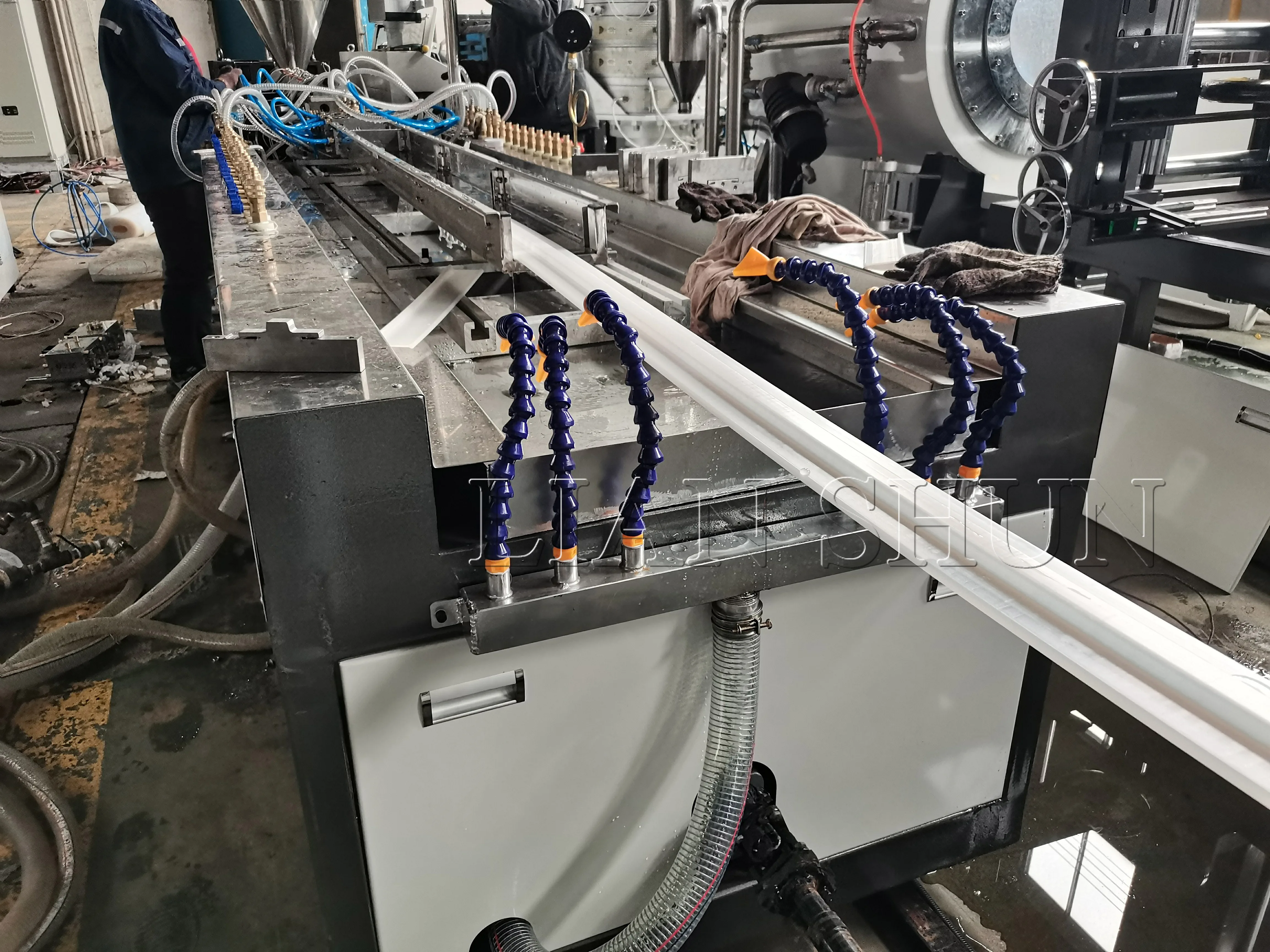 Plastic Pvc Profiles Making Machine for Making Wood Baseboards