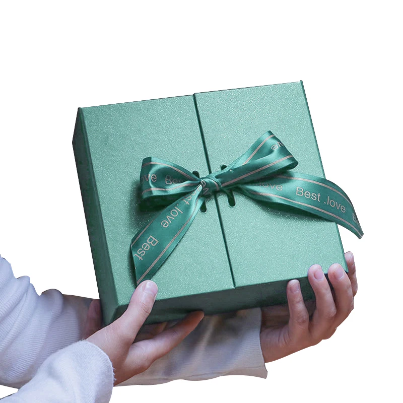 Eco Friendly Luxury Custom Logo Gift Paper Box with Recycled Materials and Magnetic Closure