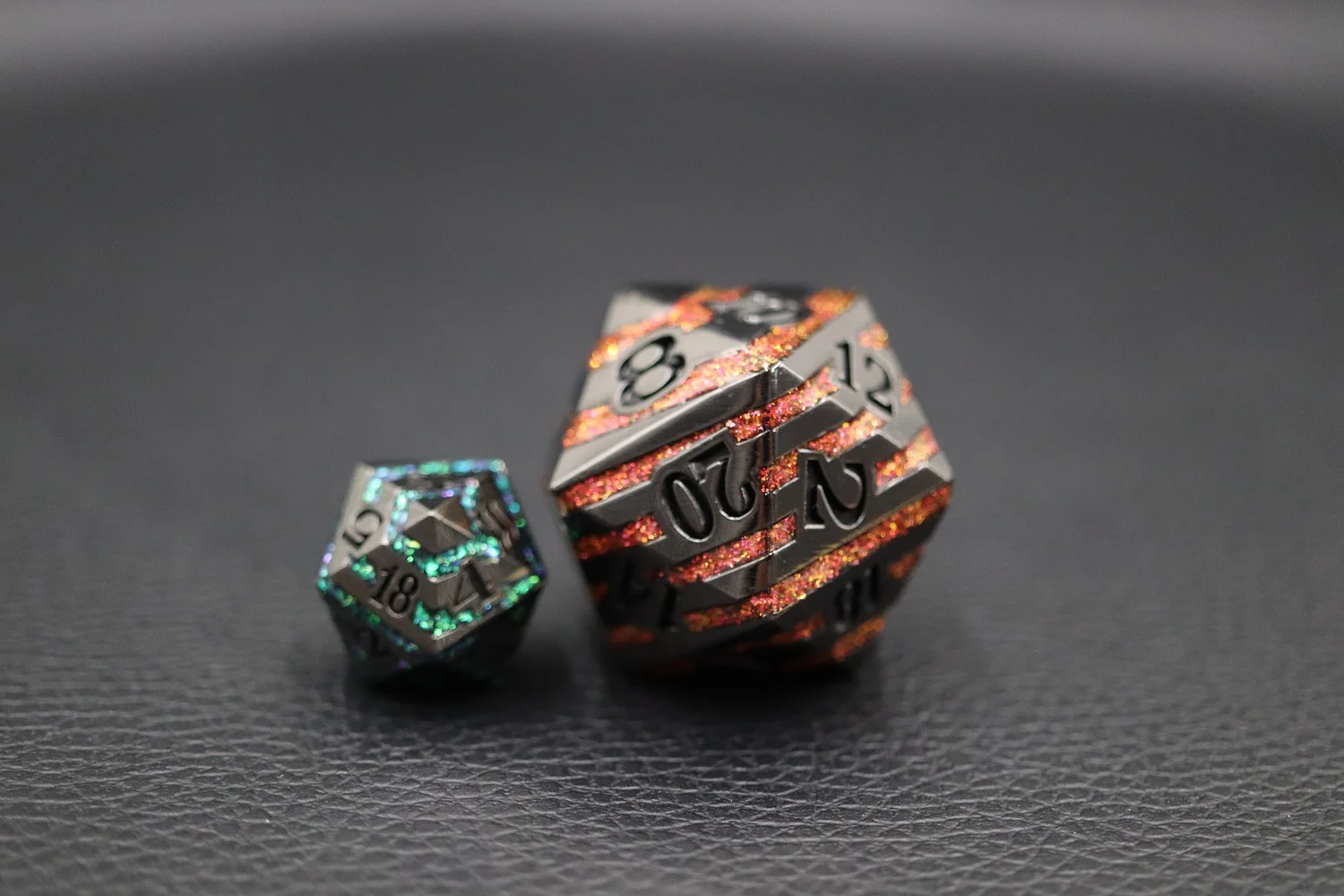 Oversize Stripe Metal 33mm D20 Zinc Alloy Polyhedral Dice for DND Games Different Colored Oversize Stripe Metal 33mm D20 supplier
