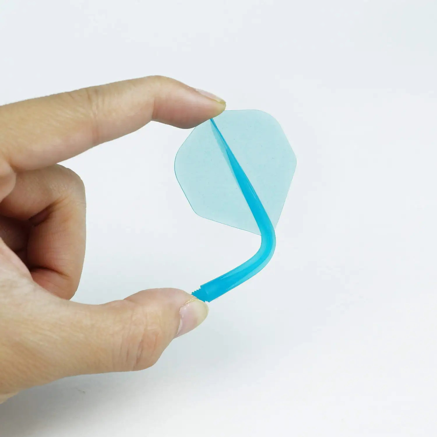 Гибкий пластиковый интегрированный дротик с валом