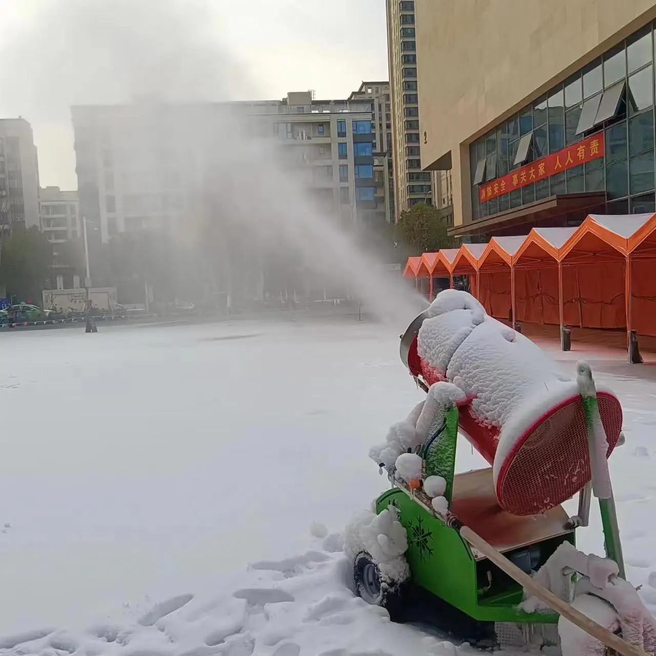 Large Outdoor Snowflake Machine Snowfall Making Equipment Snow Making Machine Artificial Snow Maker