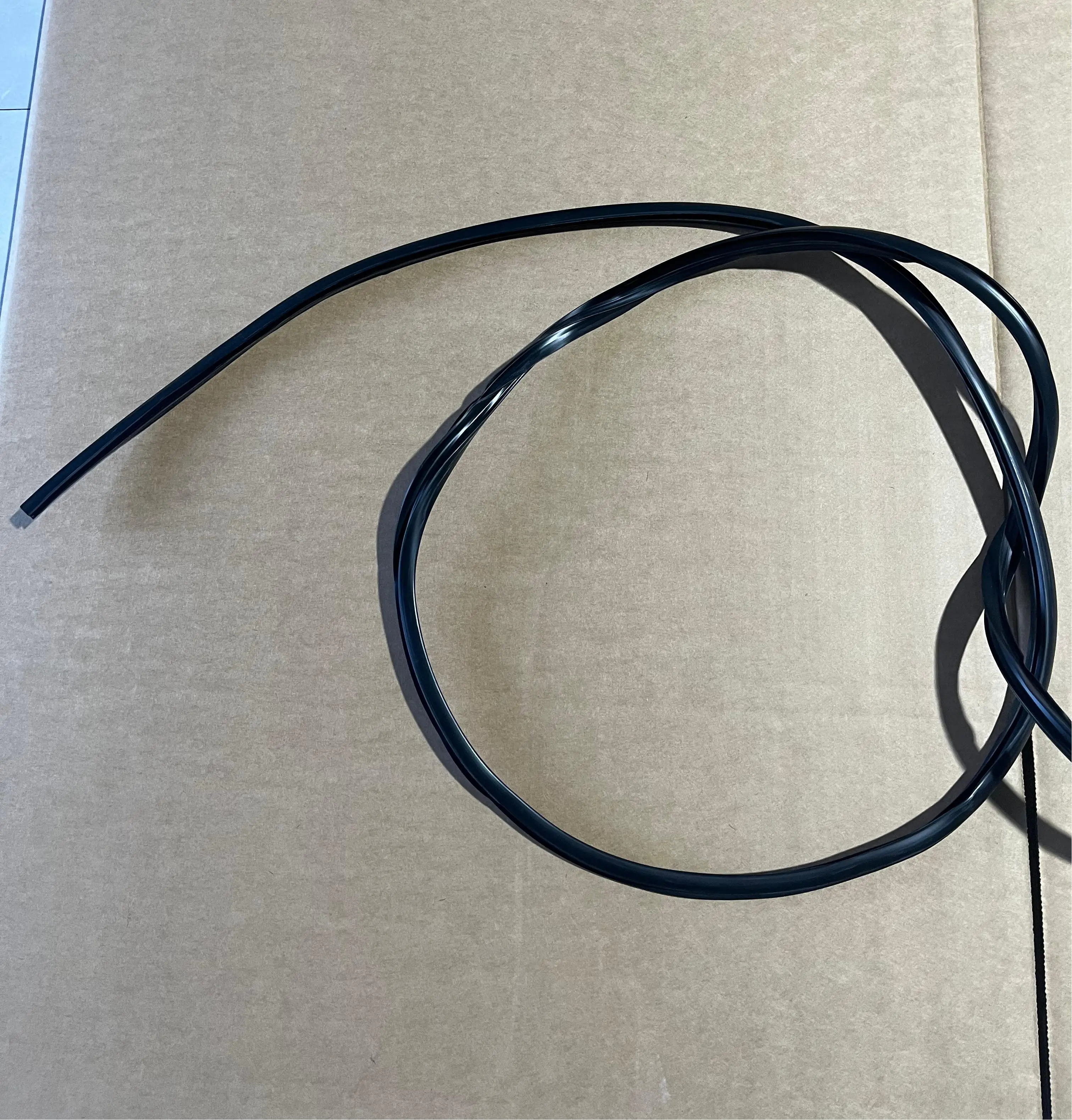 High Quality Front Windshield Weatherstrip for Toyota Hilux Vigo