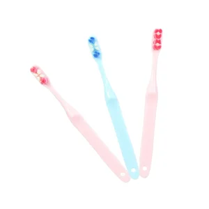 Free Sample Factory Cheap Price Long Head Toothbrush for Sensitive Teeth Adults Ergonomic Toothbrush for Home