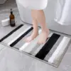 Negro y gris