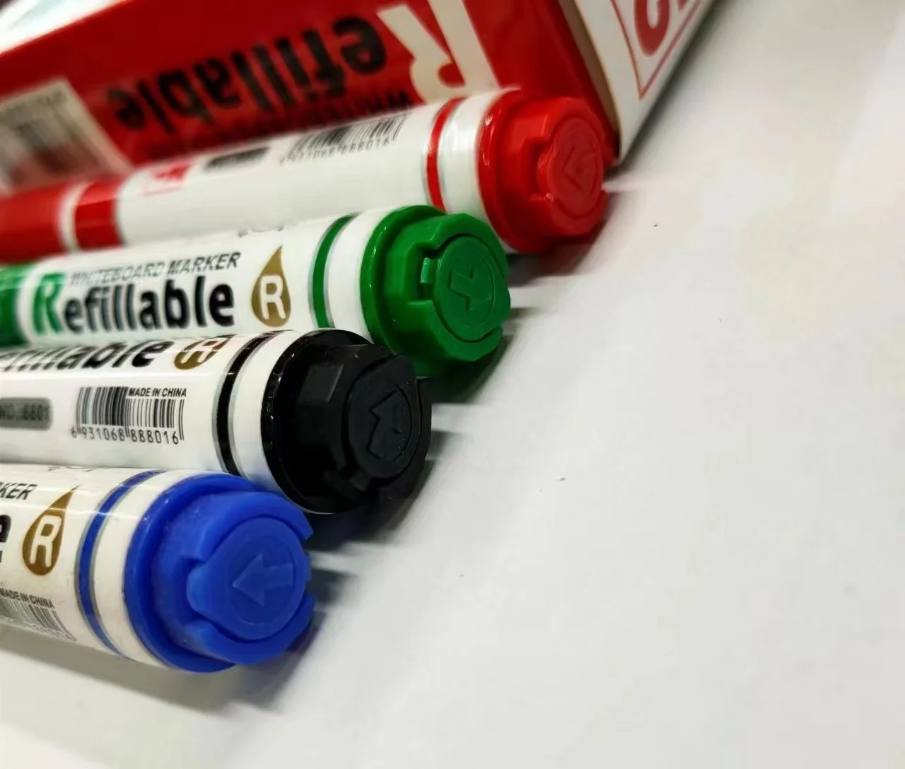 XSG Non Toxic Easy to Erase Refillable Whiteboard Marker