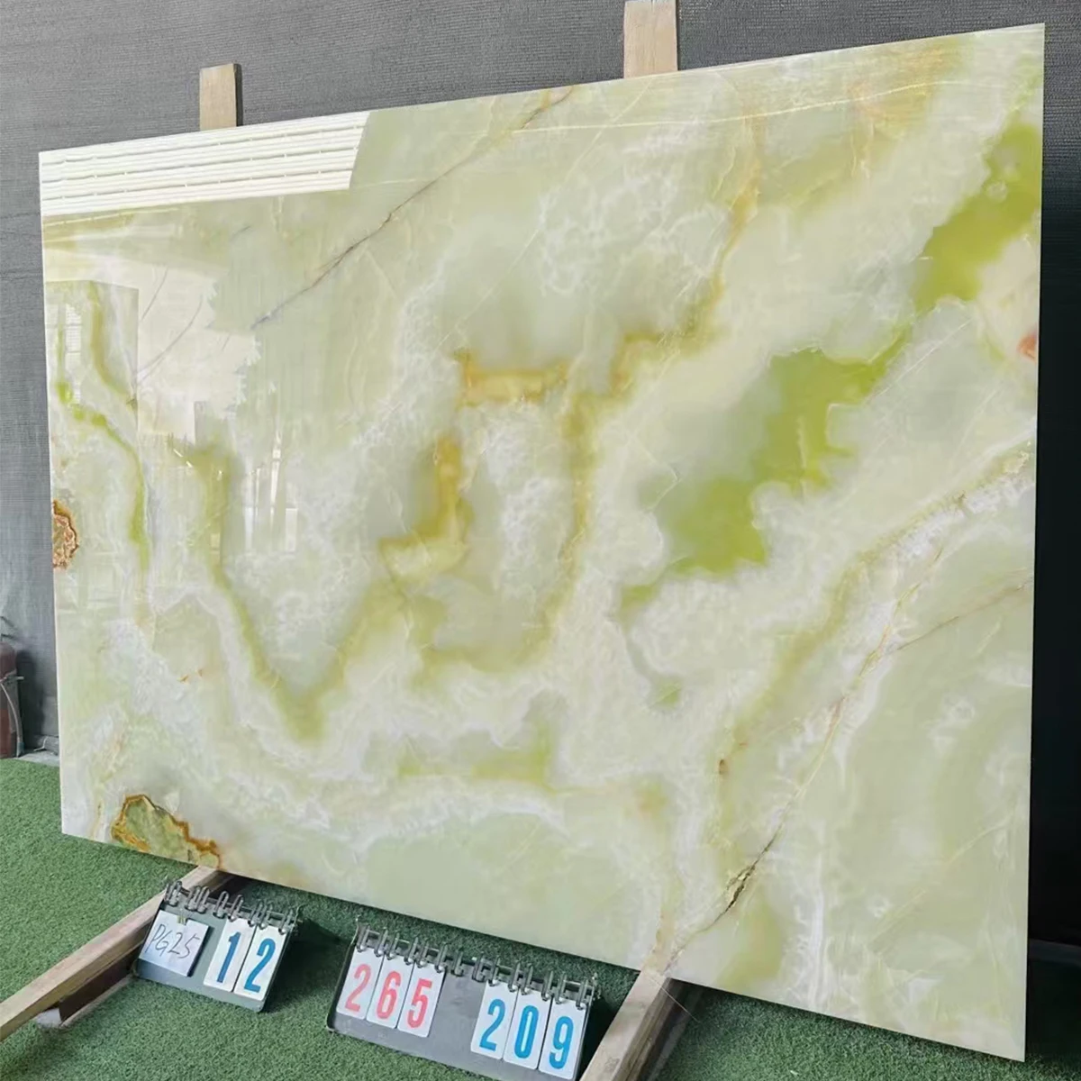 Customize Size Natural Light Green Onyx Slab for Kitchen Countertop Wall Panel Floor Tiles Onyx Vanity Basin Bar Table Onyx Vase
