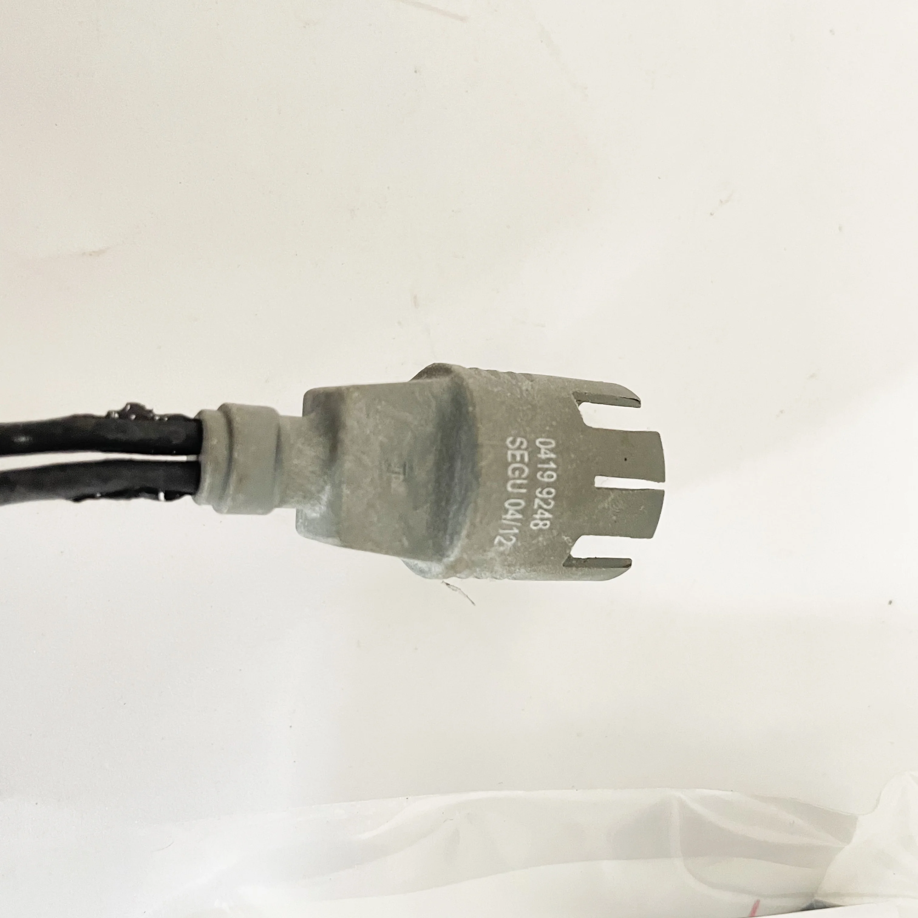 Original quality deutz TCD2012 interconnect cable 04199248  