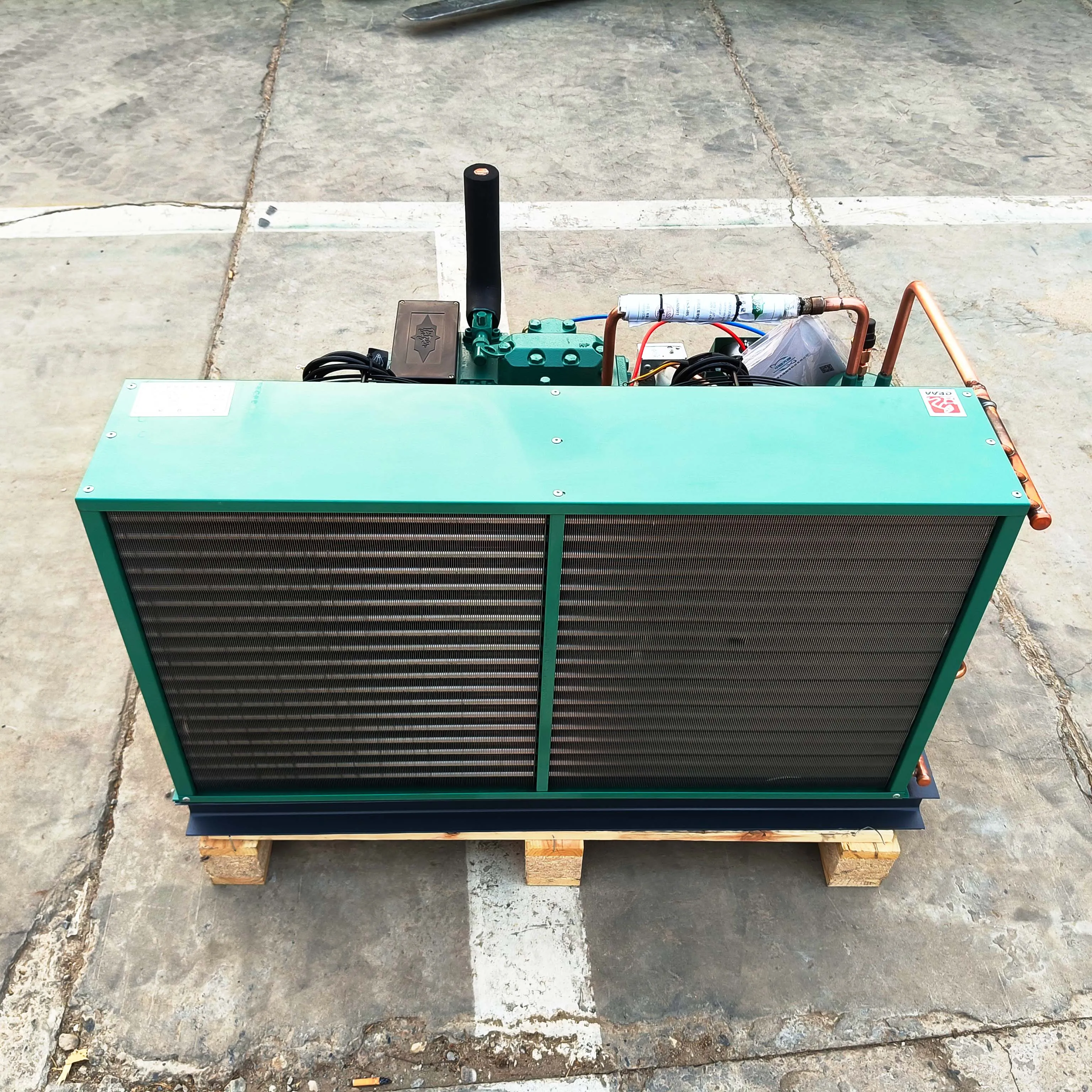 Industrial Refrigeration Unit Freezer Condensing Air Cooling Chiller With EVR Series Solenoid Valve
