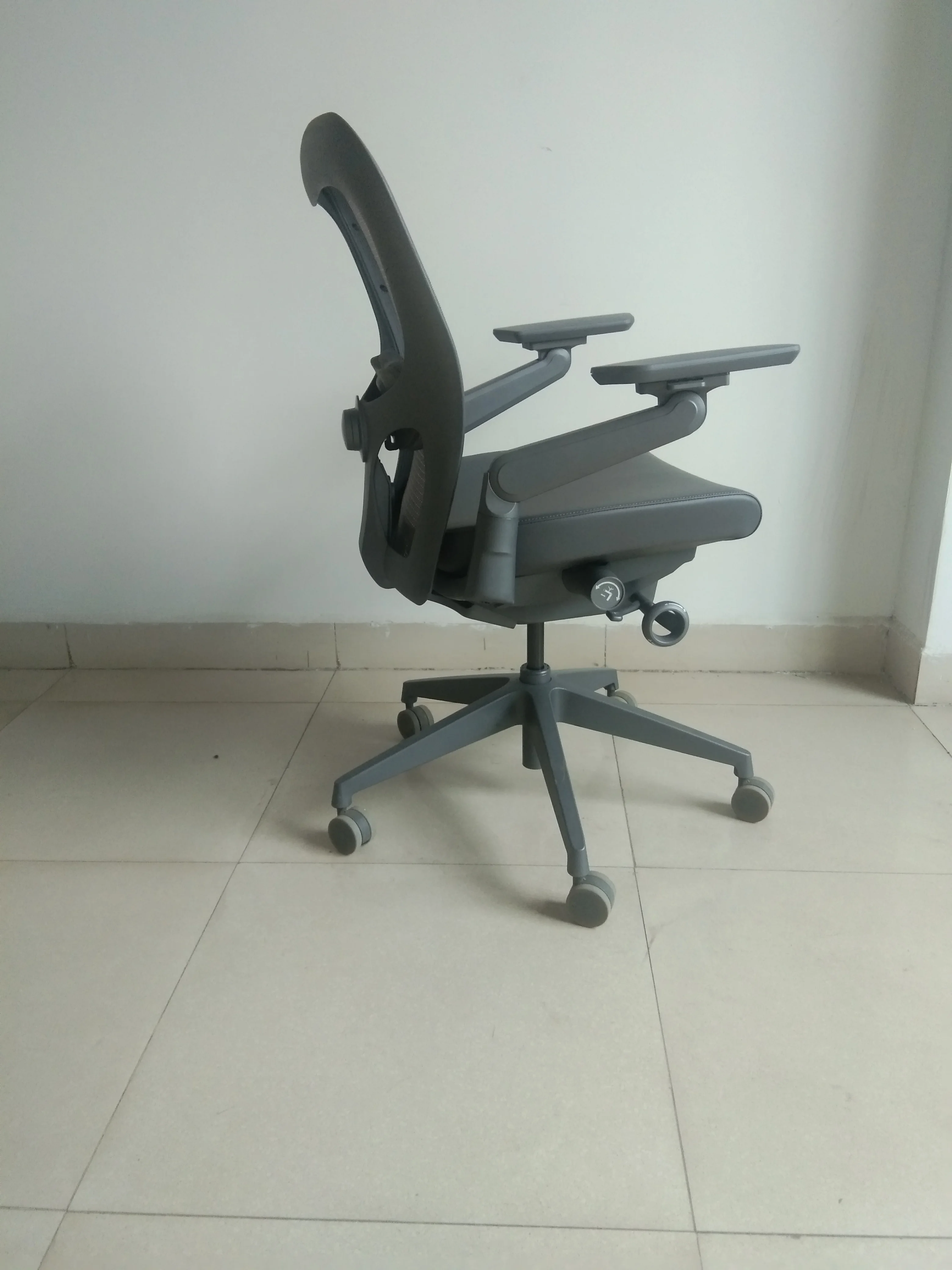 Eagleseating 2005C-2 Executive Chair Ergo Office Chair Weight Sensing Lumbar Support Mesh Ergonomic Office Chair