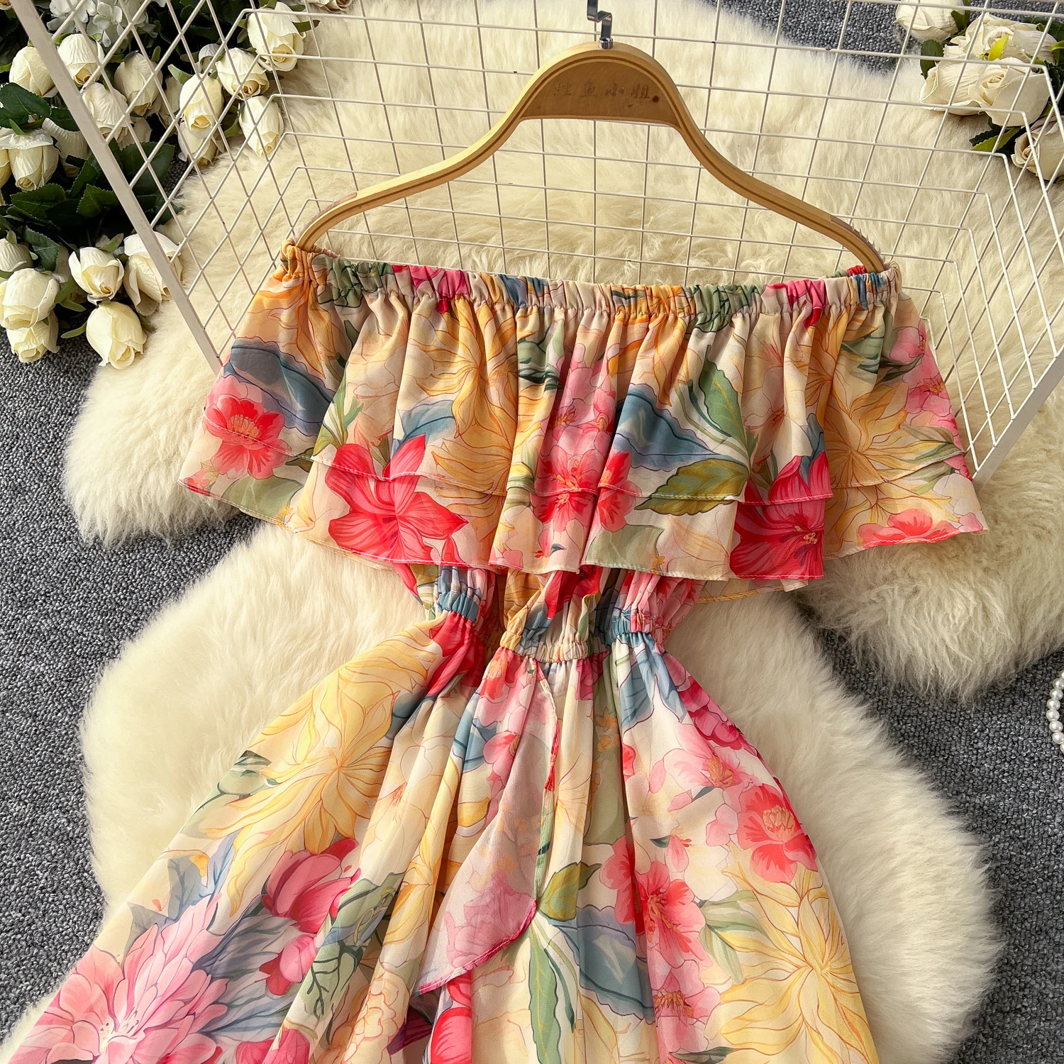 LW1062 Holiday Dress 2025 New Line Shoulder Waist Ruffled Print Chiffon  Dress Halter Neck Dress Women| Alibaba.com