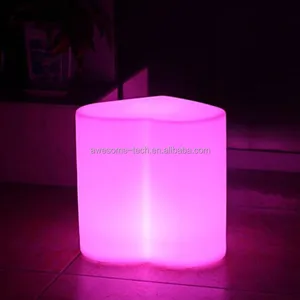 New Design Outdoor Lighting Heart Shape Patio Furniture Wedding Decor Dining Table Chairs Courtyard Plastic Garden Decor